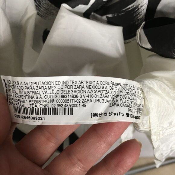 Young women black and white silky polyester skirt - Picture 2 of 5